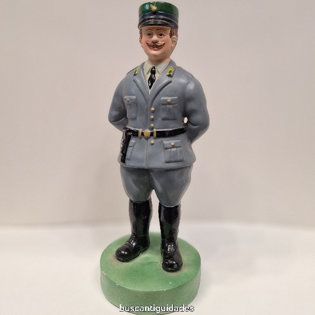 estatueta em faiança policromada  2