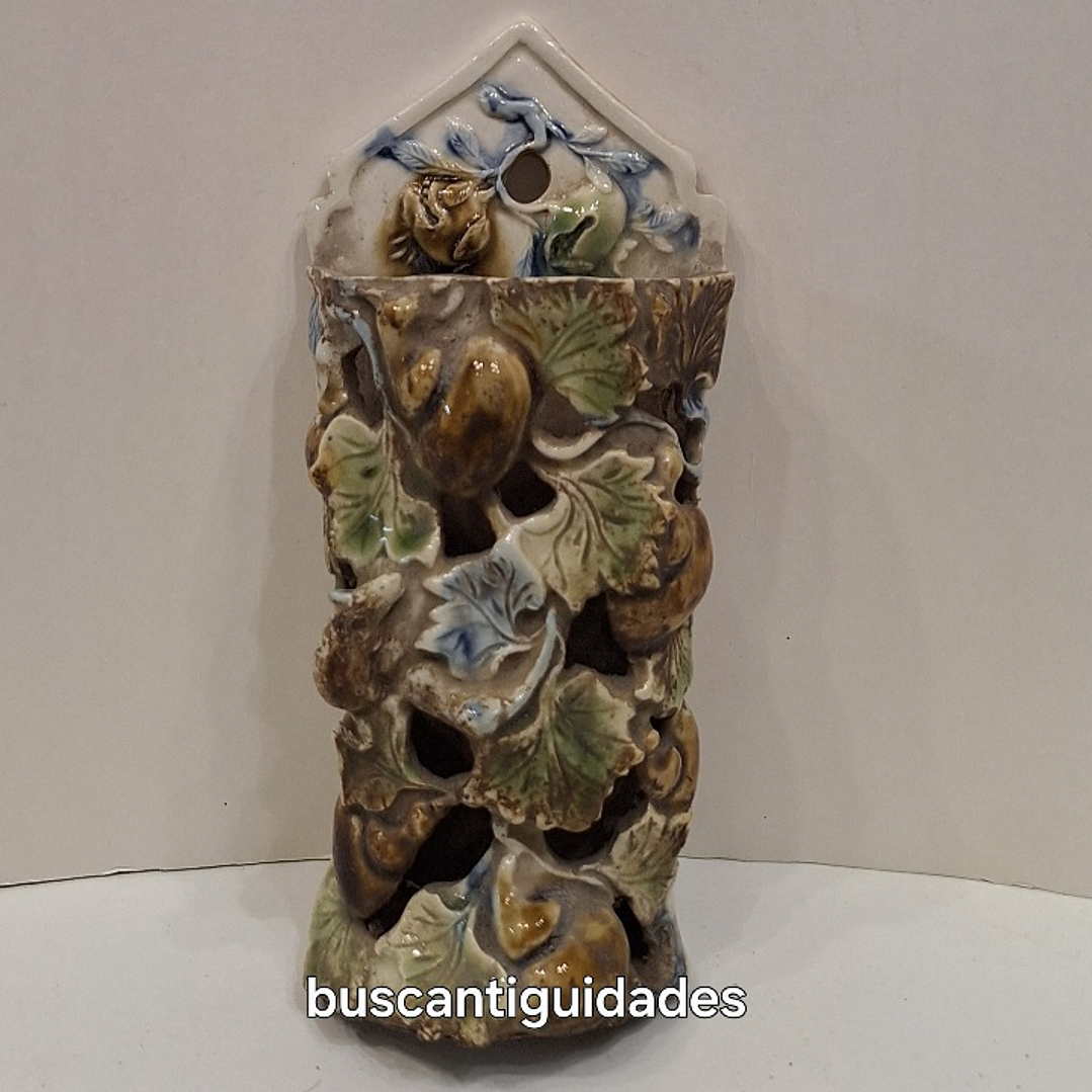 Floreira de parede em porcelana  1