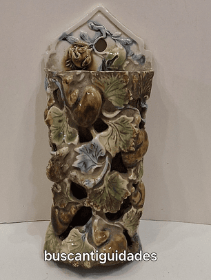 Floreira de parede em porcelana 