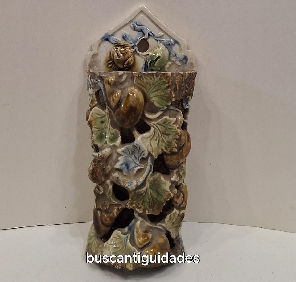 Floreira de parede em porcelana  1