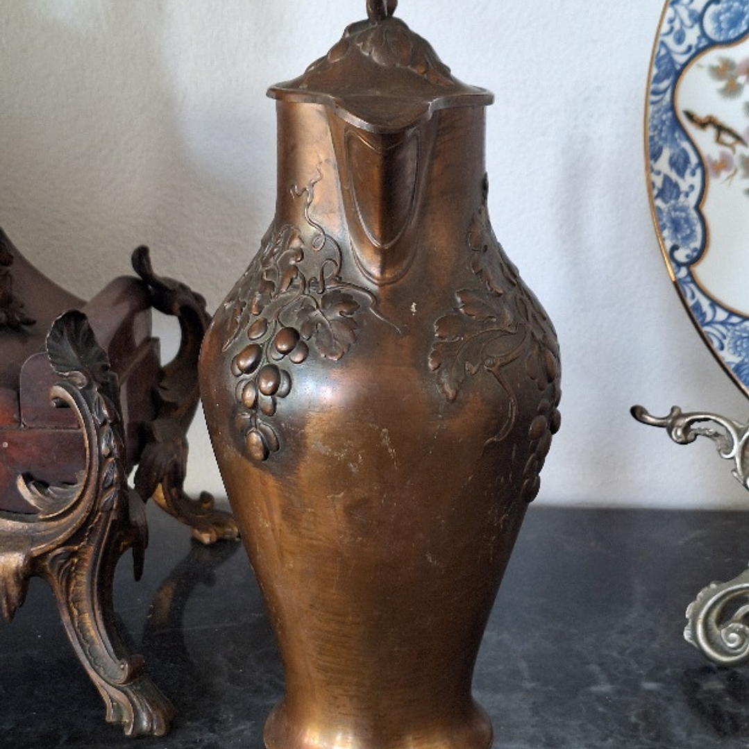 Jarra em bronze patinado Art Nouveau  2