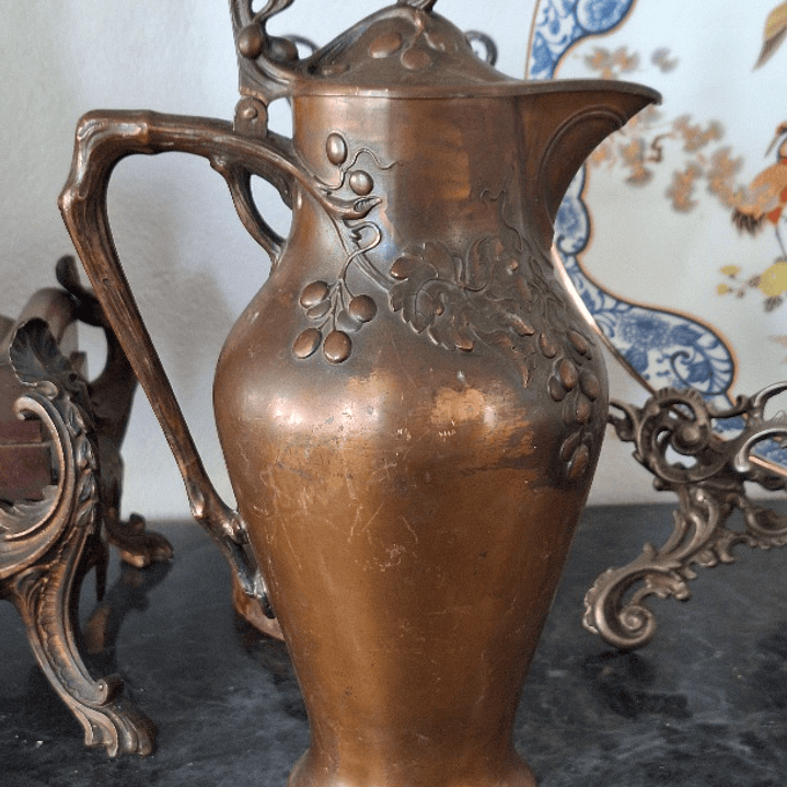 Jarra em bronze patinado Art Nouveau  4