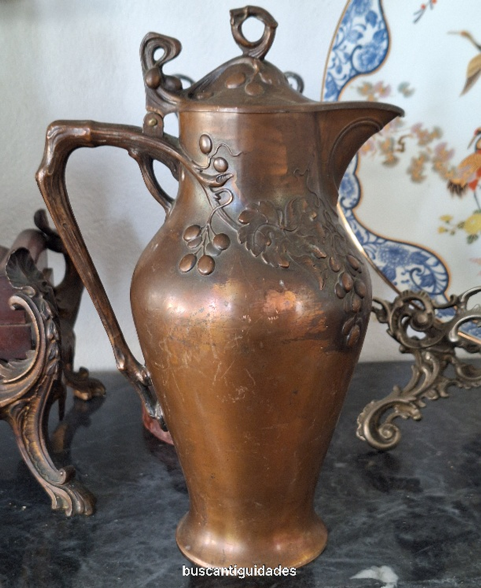 Jarra em bronze patinado Art Nouveau  4