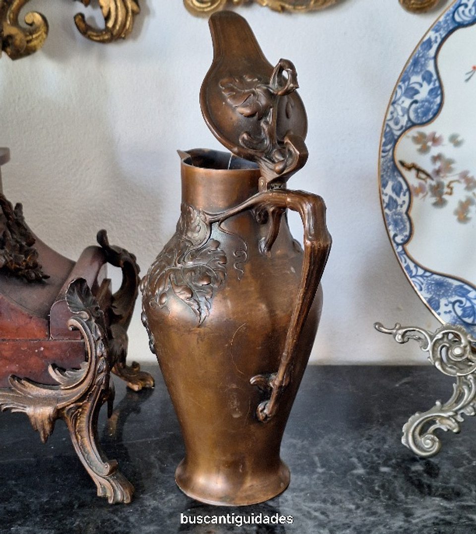 Jarra em bronze patinado Art Nouveau  7