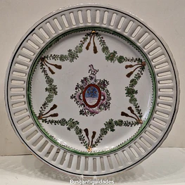 Medalhão em porcelana chinesa 
