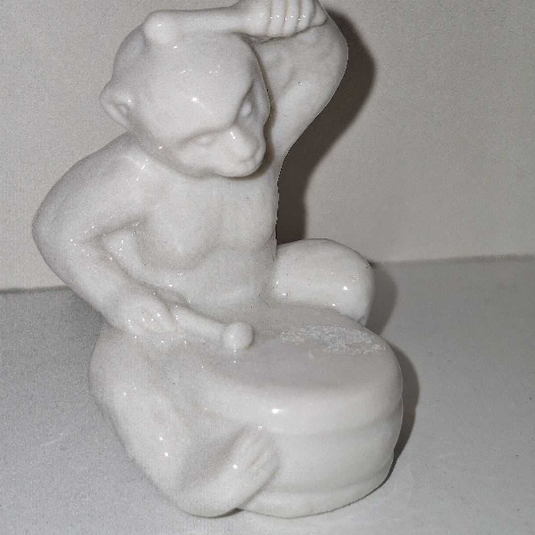 Mini Macaco em porcelana  1