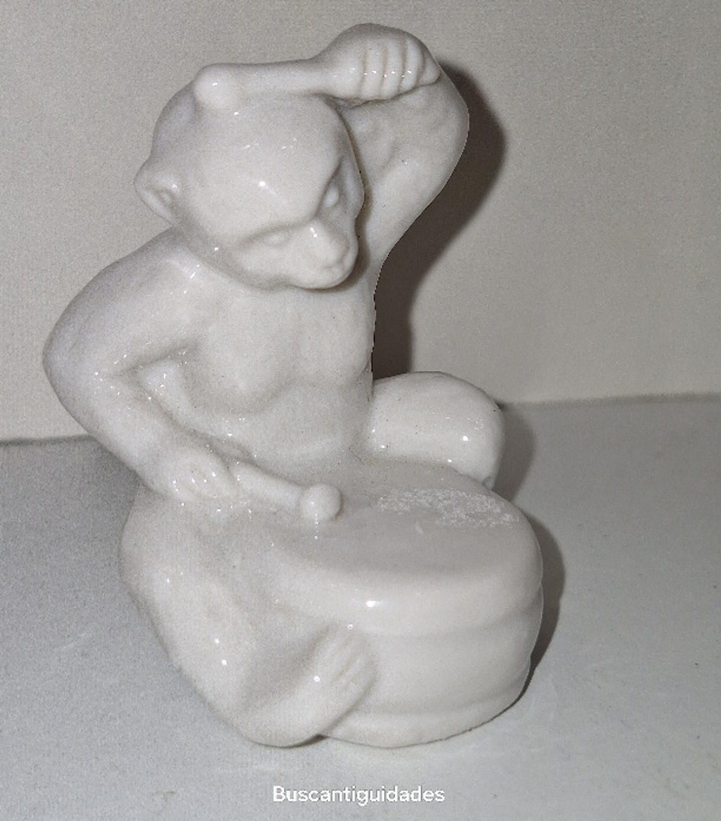 Mini Macaco em porcelana  1