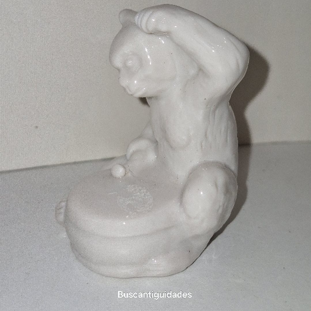 Mini Macaco em porcelana  2