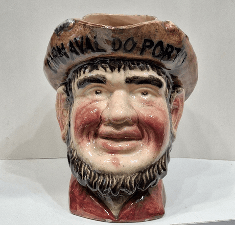 Caneca em faiança, Zé Povinho 