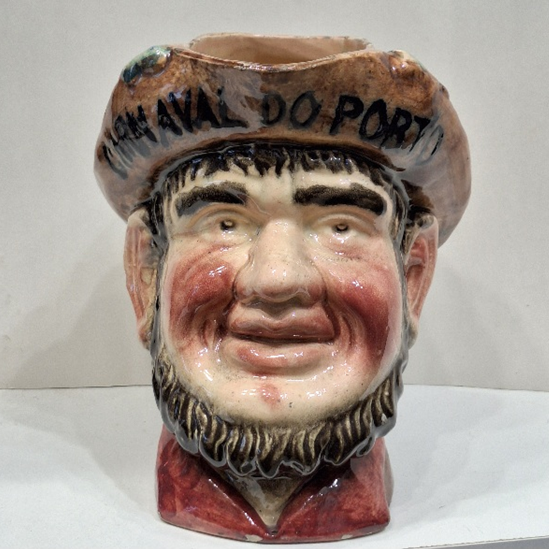 Caneca em faiança, Zé Povinho  1