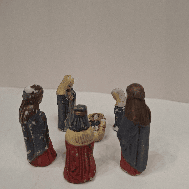 Figuras de presépio em porcelana  1