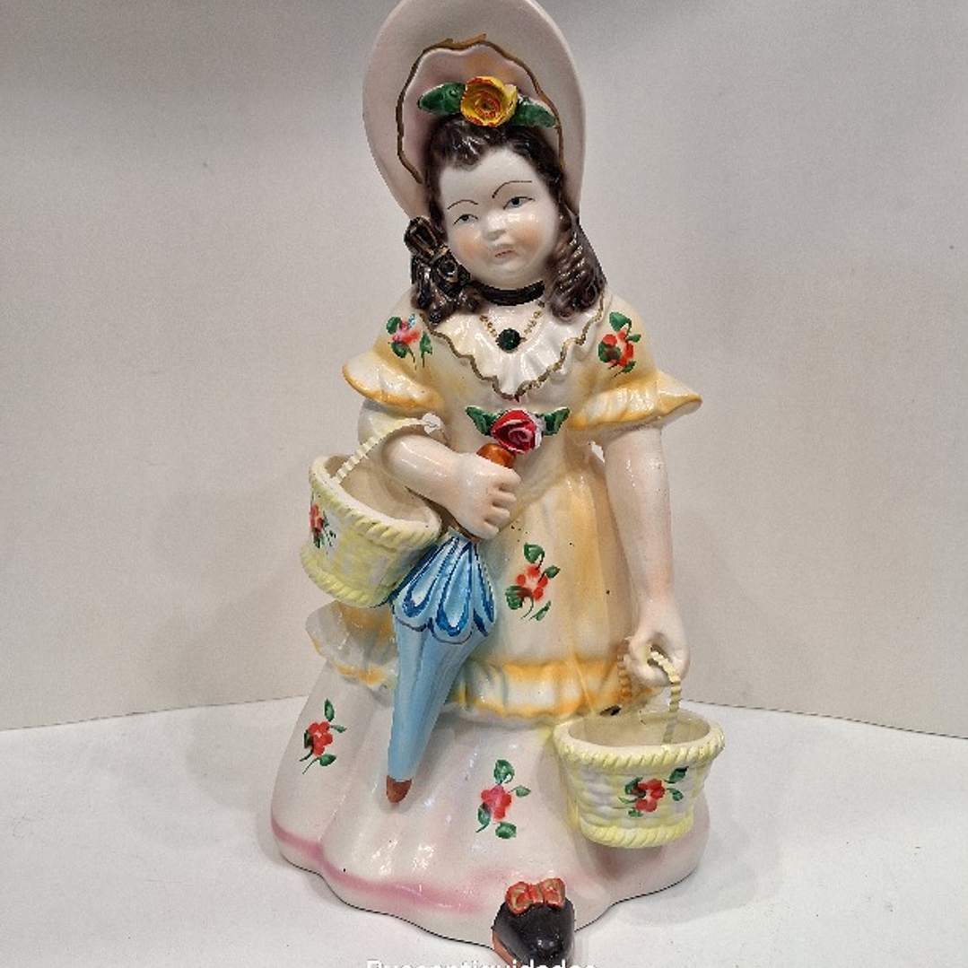 Estatueta em faiança, dama antiga 1