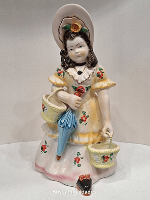 Estatueta em faiança, dama antiga