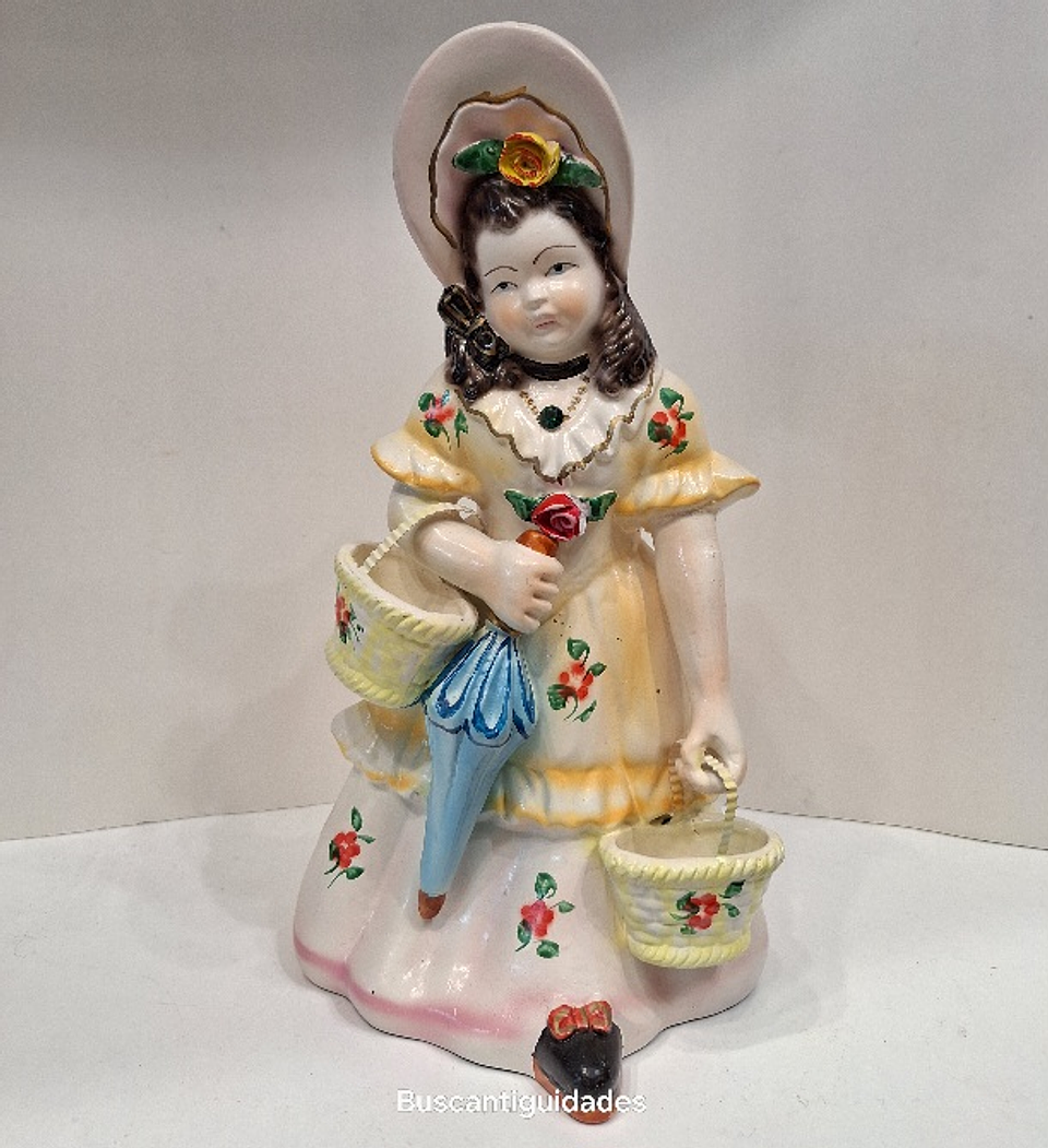 Estatueta em faiança, dama antiga 1