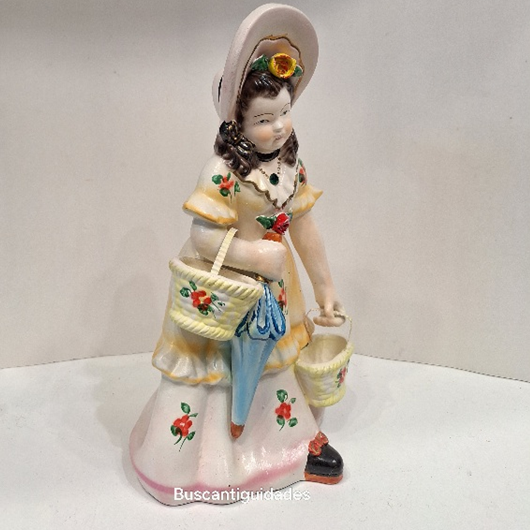 Estatueta em faiança, dama antiga 3