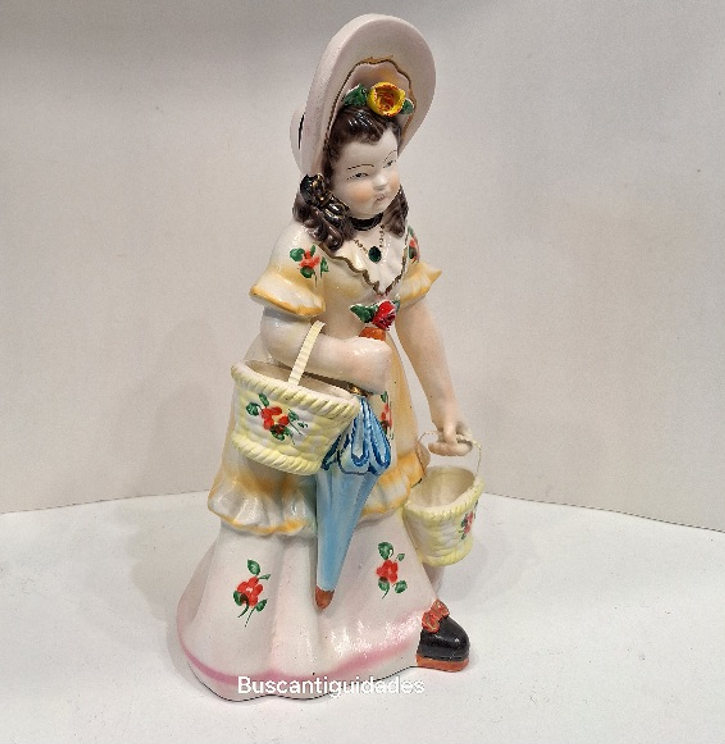 Estatueta em faiança, dama antiga 3