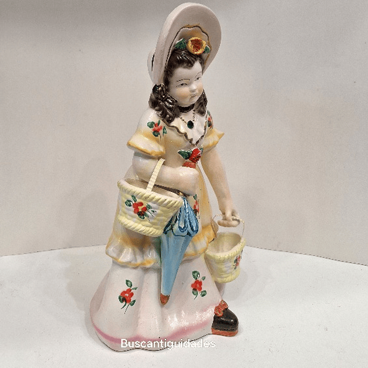 Estatueta em faiança, dama antiga 3