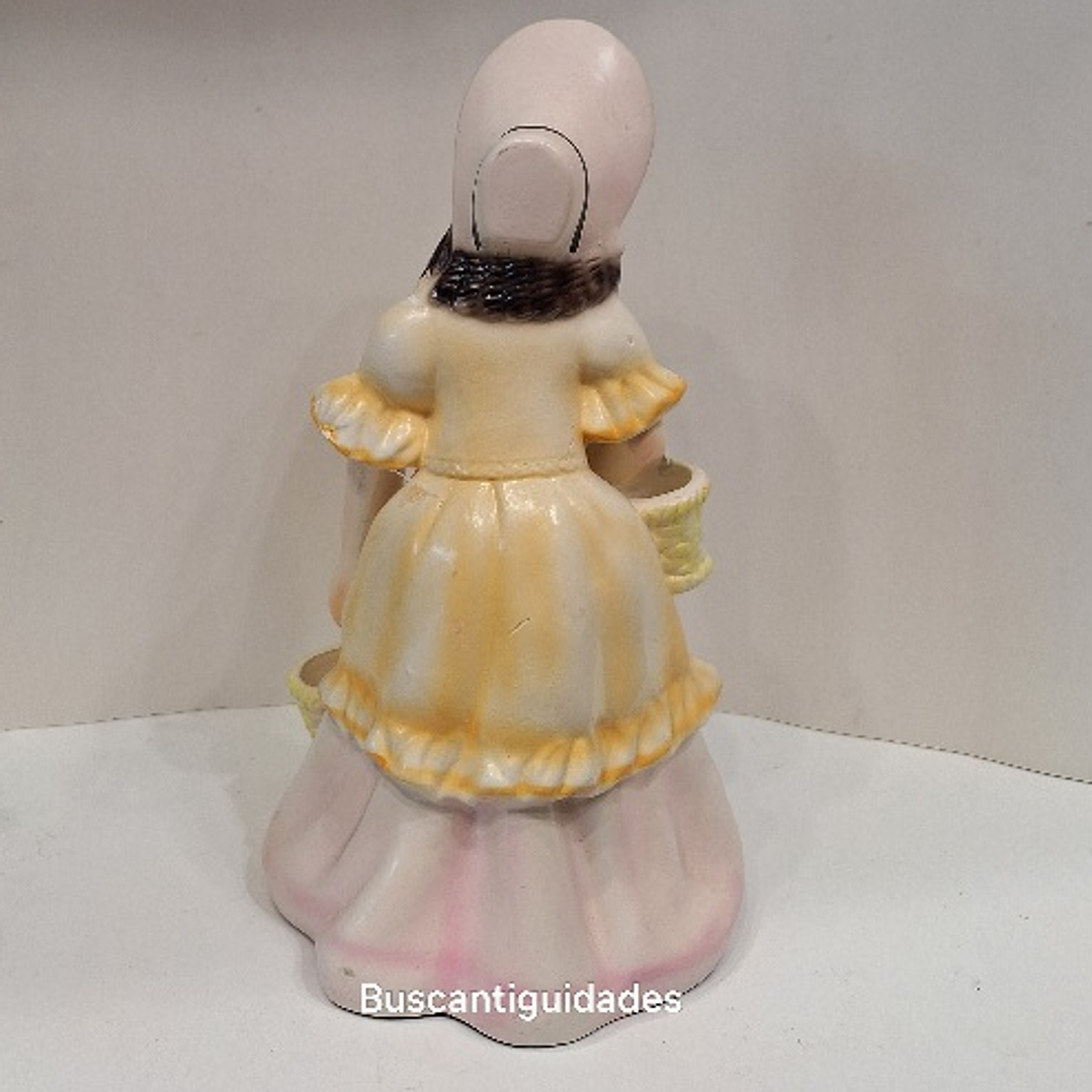 Estatueta em faiança, dama antiga 5