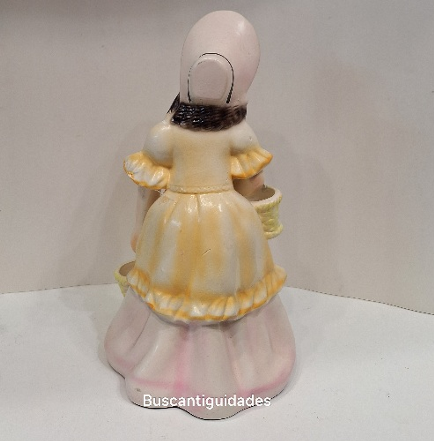 Estatueta em faiança, dama antiga 5