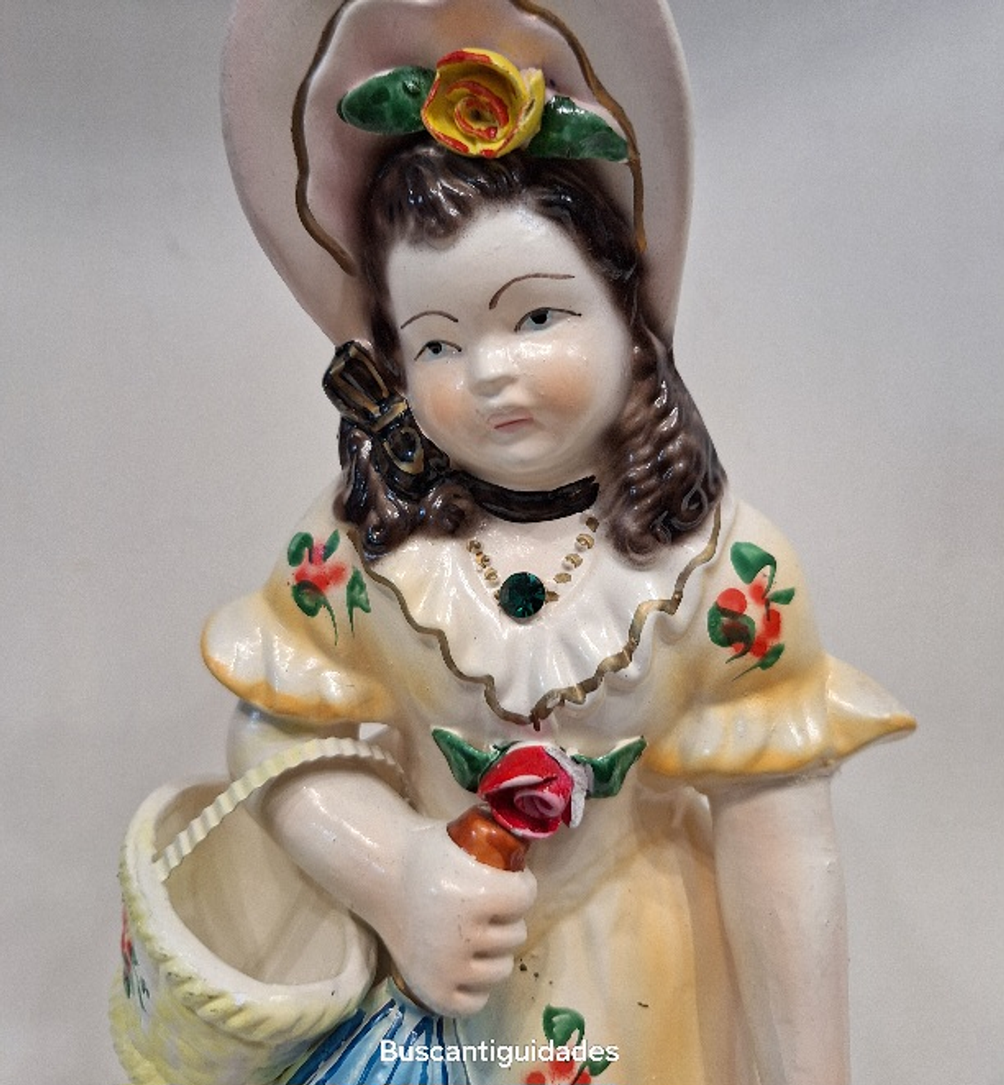 Estatueta em faiança, dama antiga 4