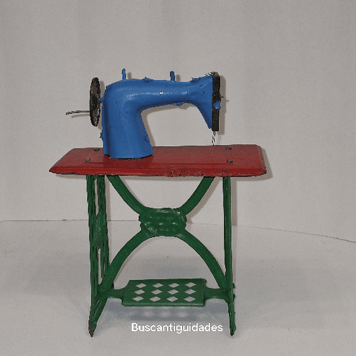 Máquina de costura em lata 1