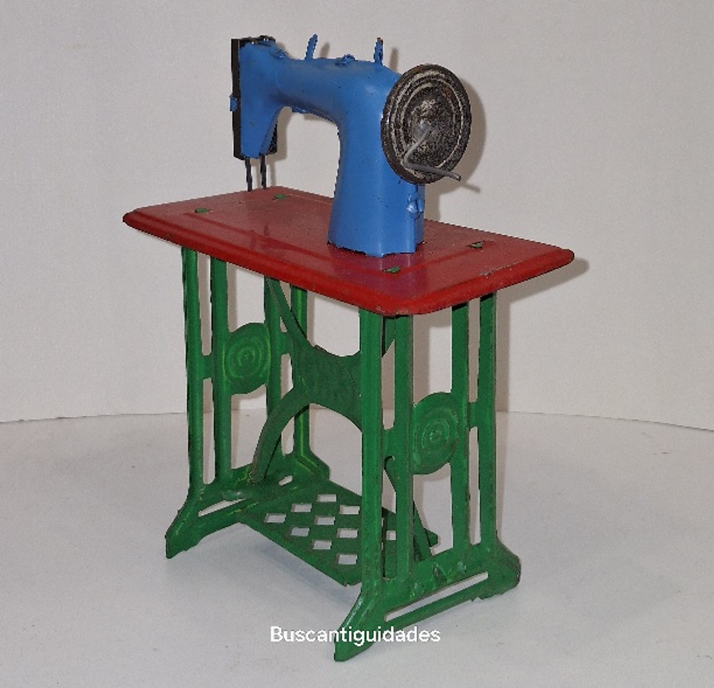 Máquina de costura em lata 3