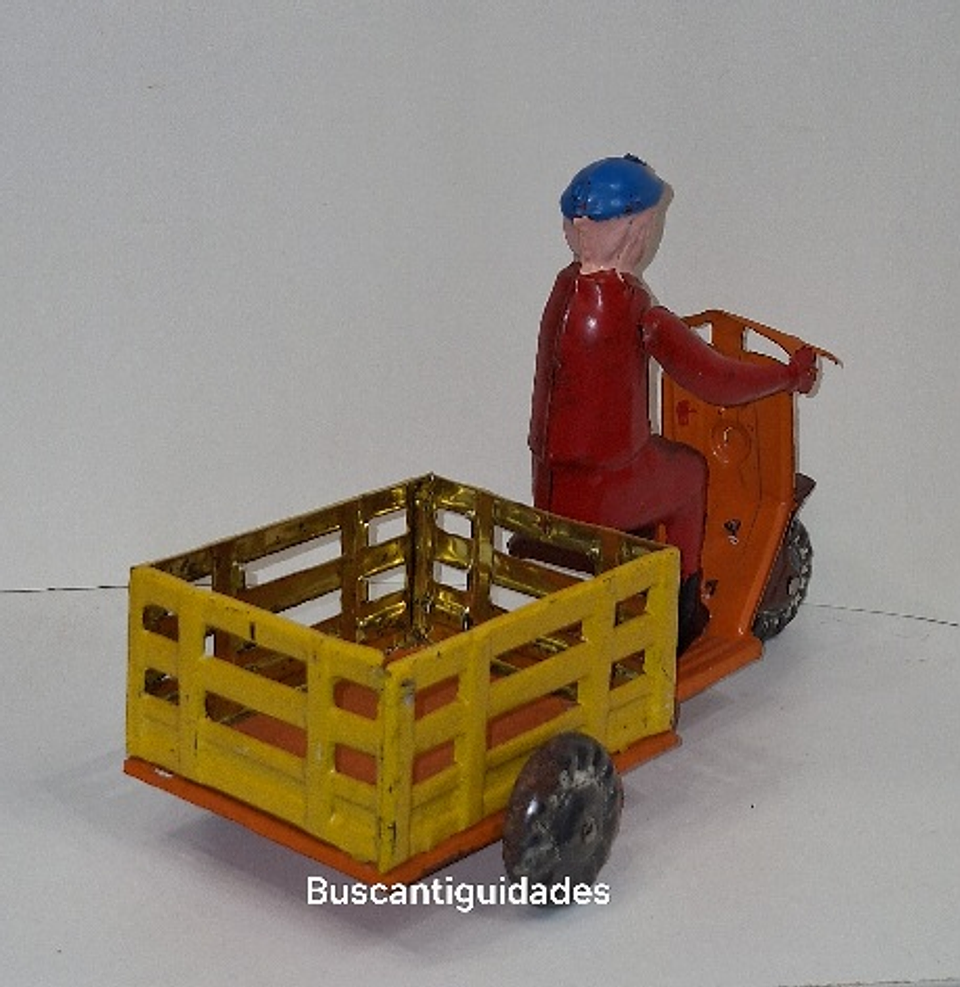 Brinquedo em lata, triciclo  2