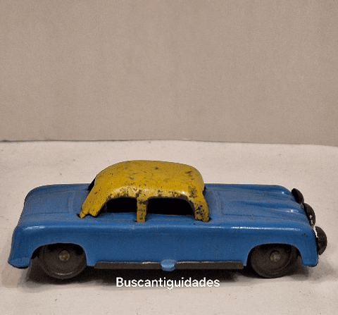 Brinquedo de lata, carro conversível 