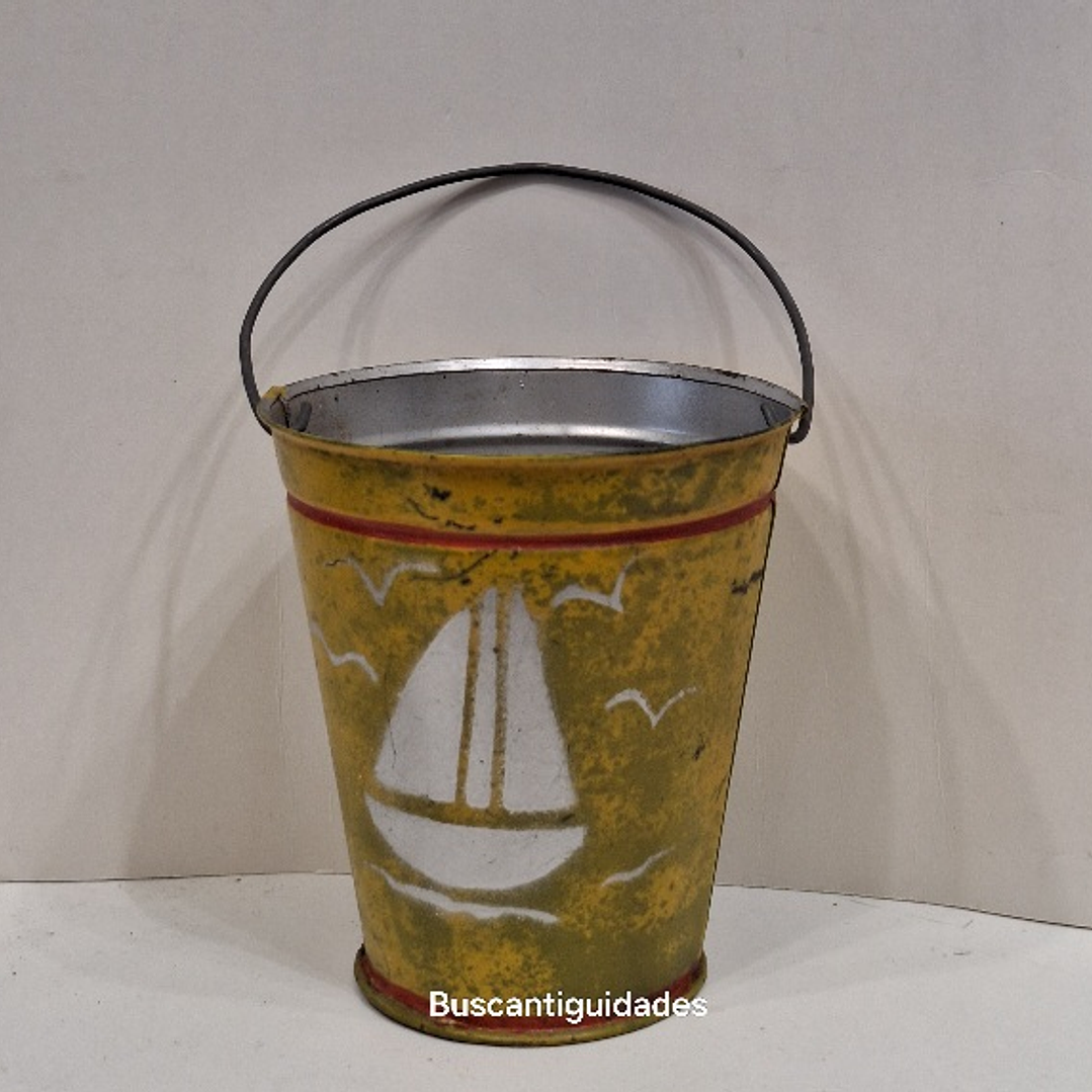 Brinquedo de lata, balde de praia 2
