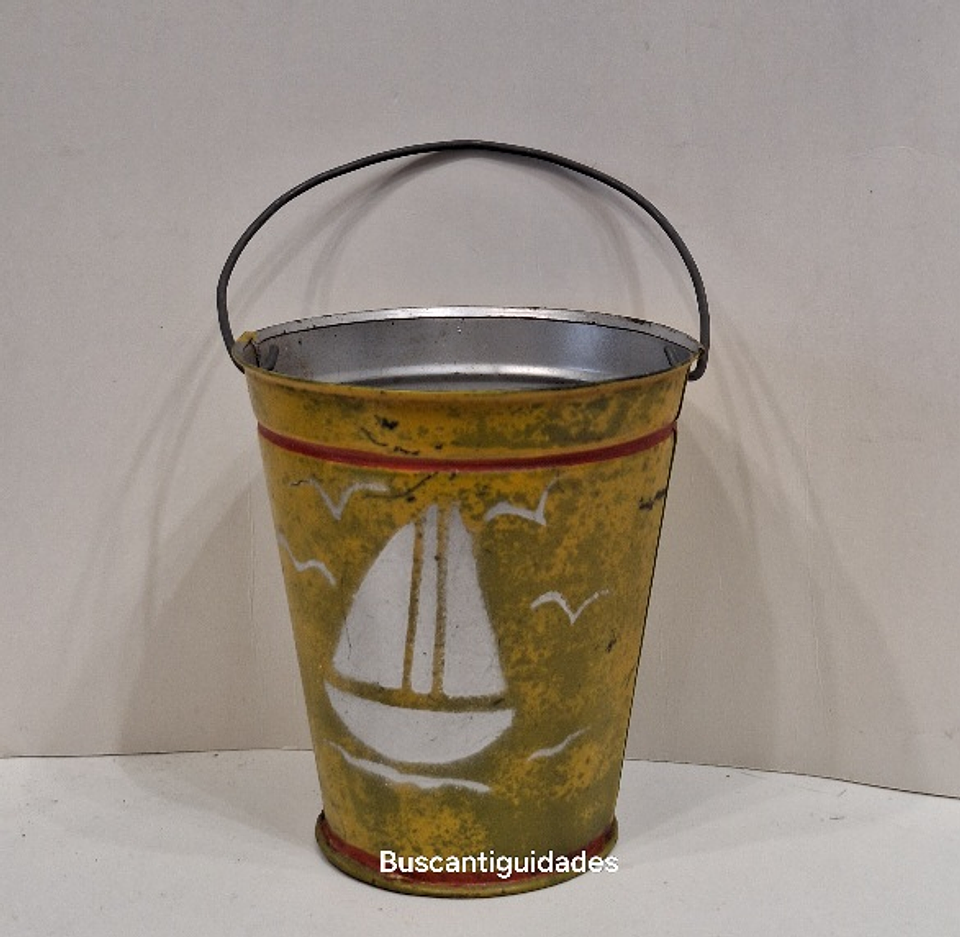 Brinquedo de lata, balde de praia 2