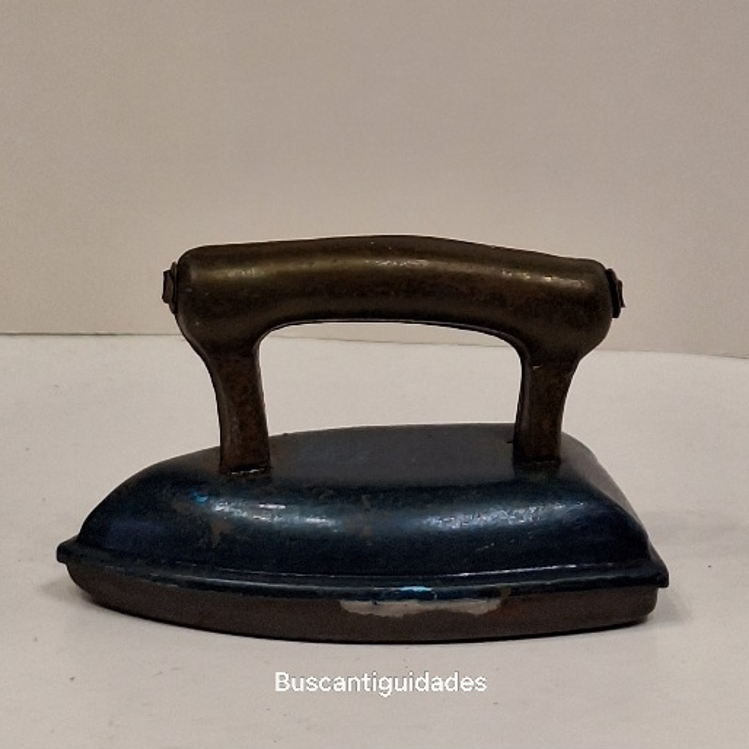 Brinquedo de lata, ferro de passar 1
