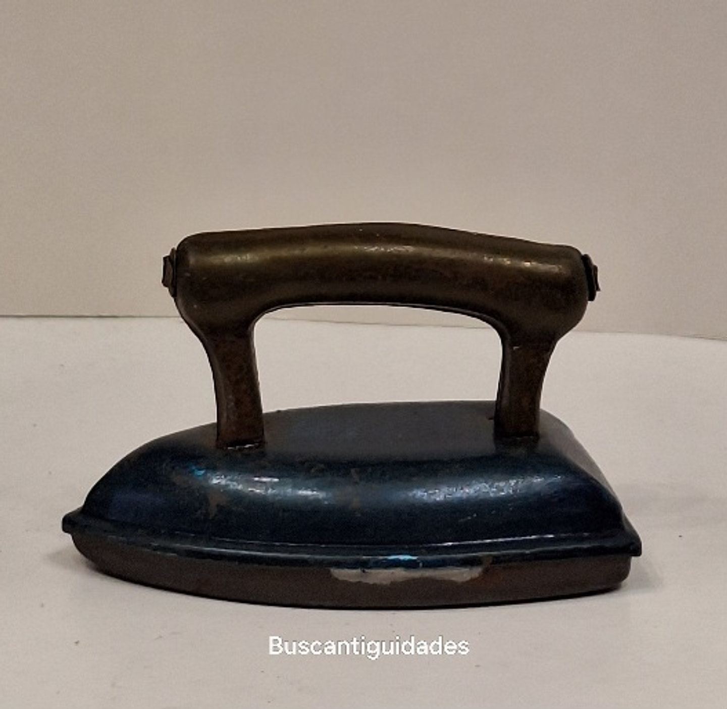 Brinquedo de lata, ferro de passar 1