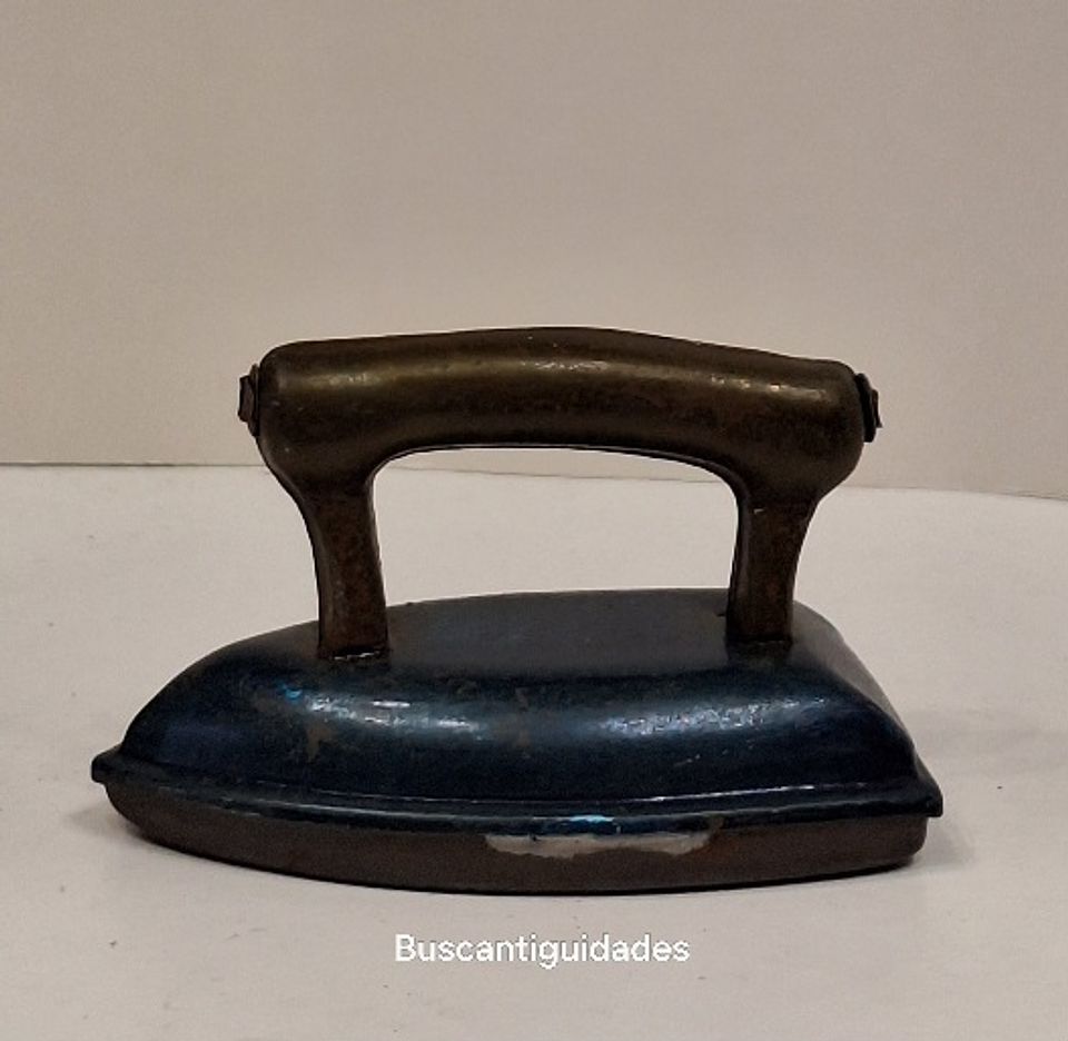 Brinquedo de lata, ferro de passar 1