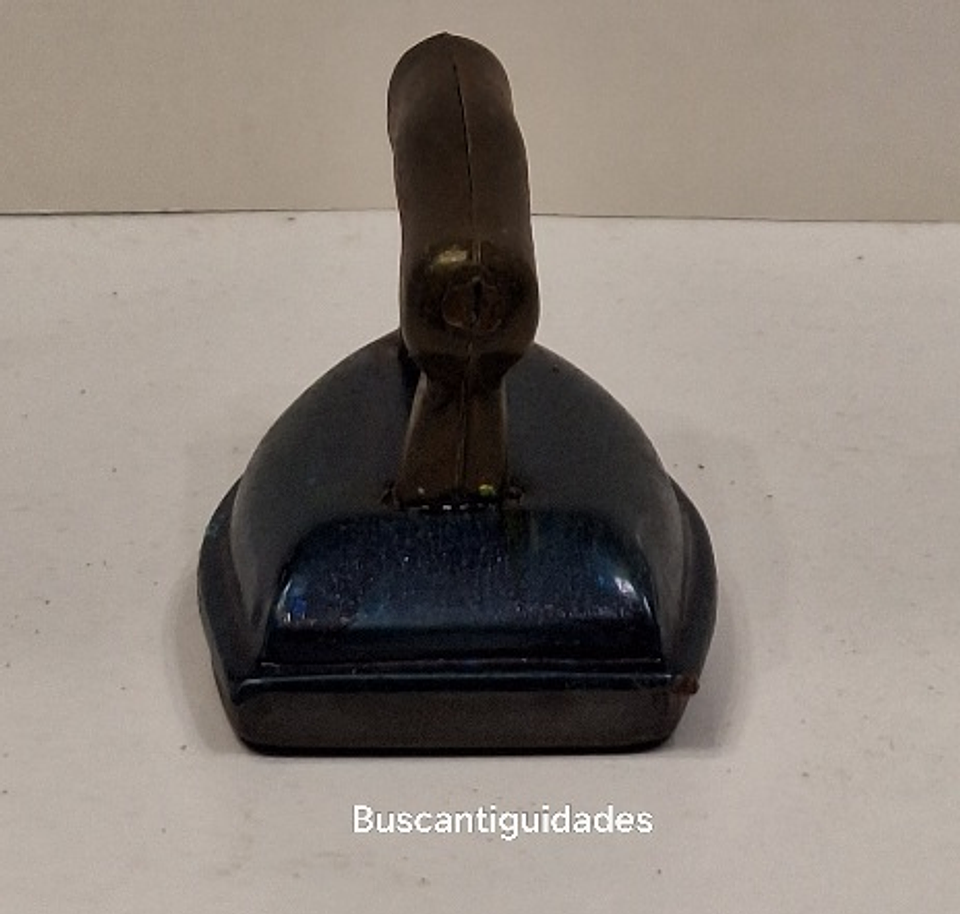 Brinquedo de lata, ferro de passar 3