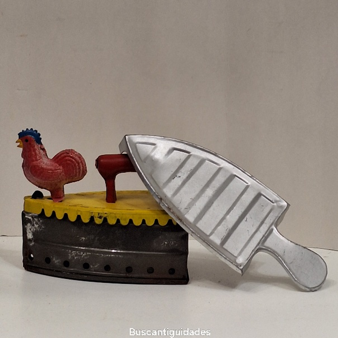 Brinquedo de lata, ferro de passar  3