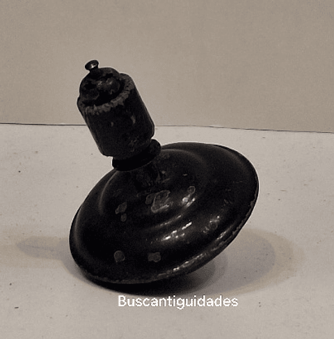 Brinquedo de lata, pião 