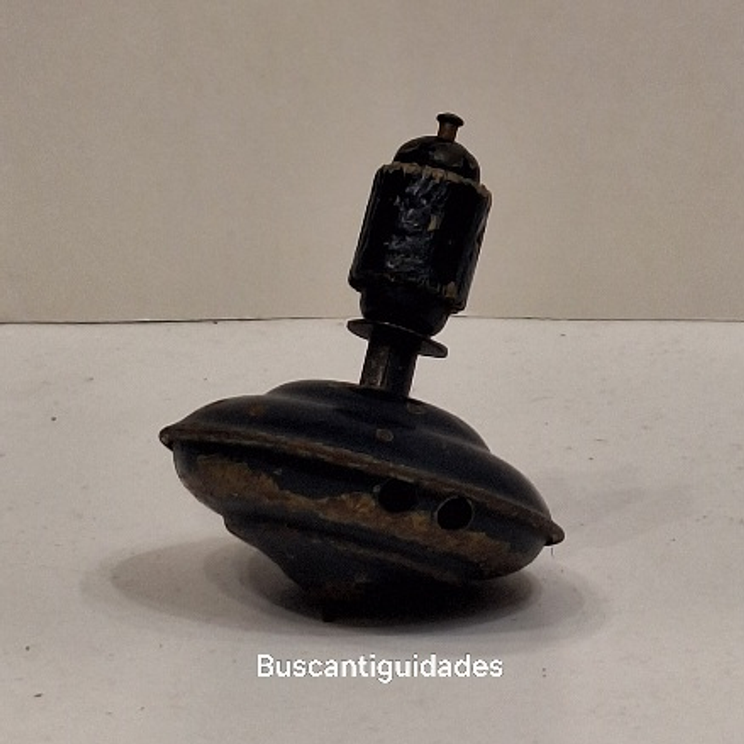 Brinquedo de lata, pião  2