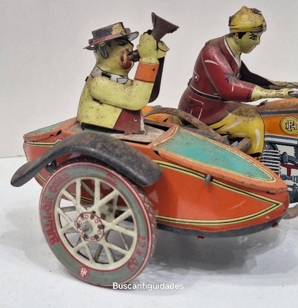 Brinquedo de lata, motociclista com sidecar 7