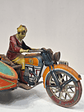Brinquedo de lata, motociclista com sidecar - vignette 9