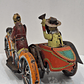 Brinquedo de lata, motociclista com sidecar - vignette 10