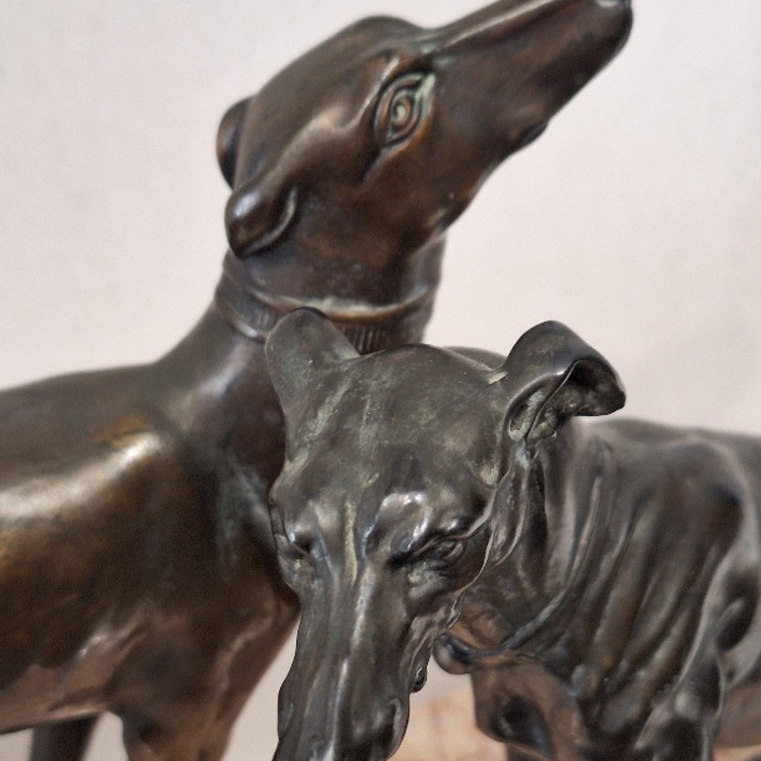 Escultura, arte Déco, Galgos 3