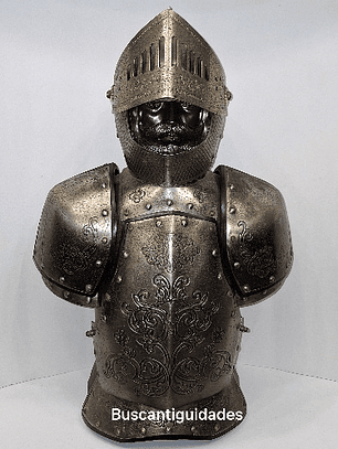 Licoreiro na forma de armadura