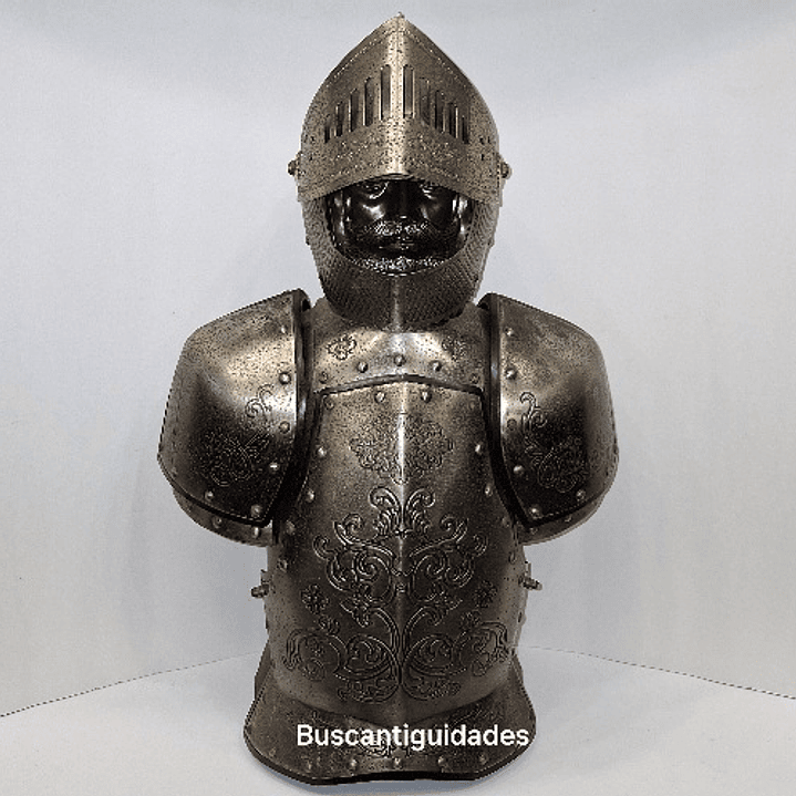 Licoreiro na forma de armadura 1