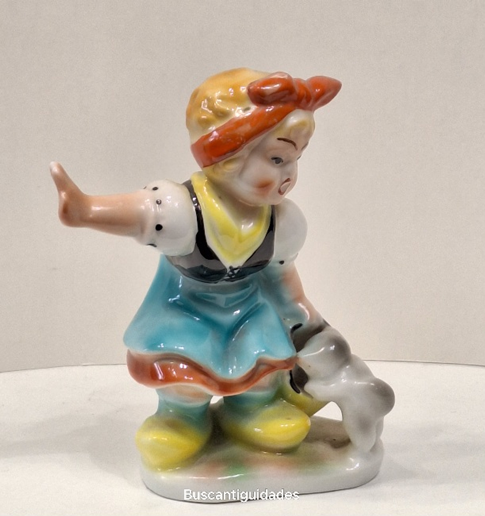 Bibelot, porcelana, Menina com cão  2