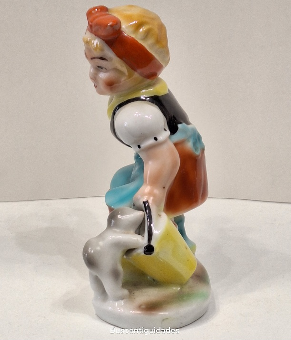 Bibelot, porcelana, Menina com cão  3