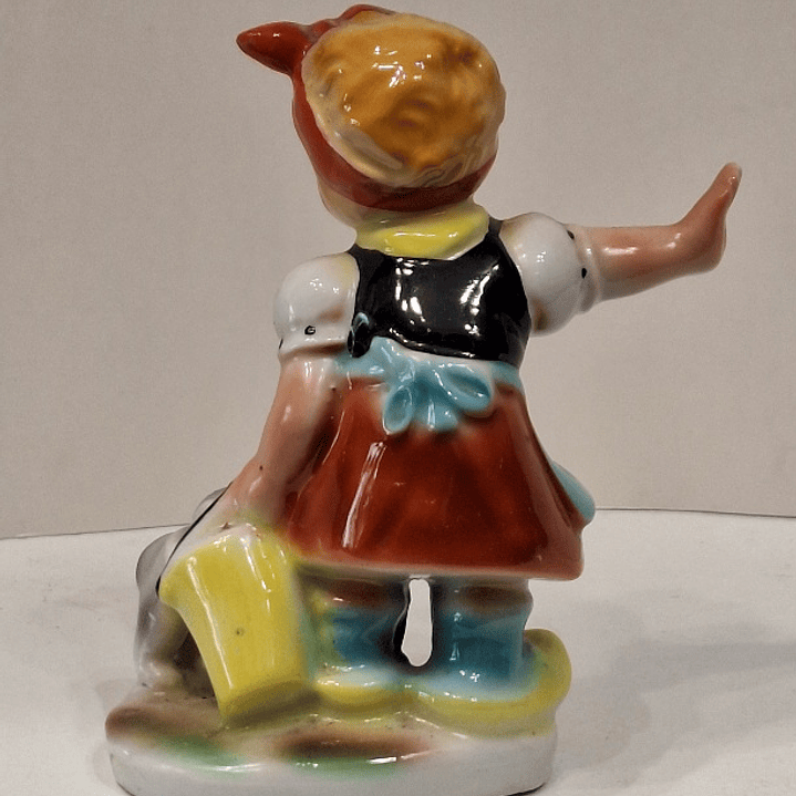 Bibelot, porcelana, Menina com cão  5