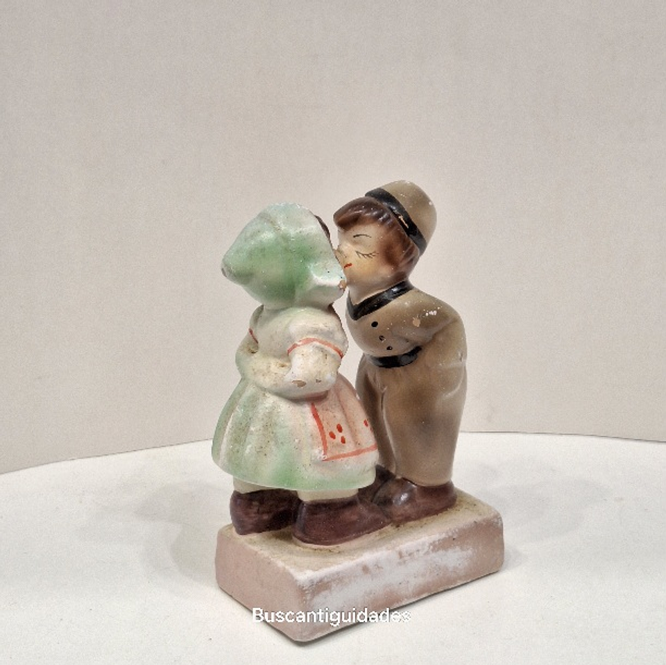 Bibelot, O beijo, Menino e Menina  3