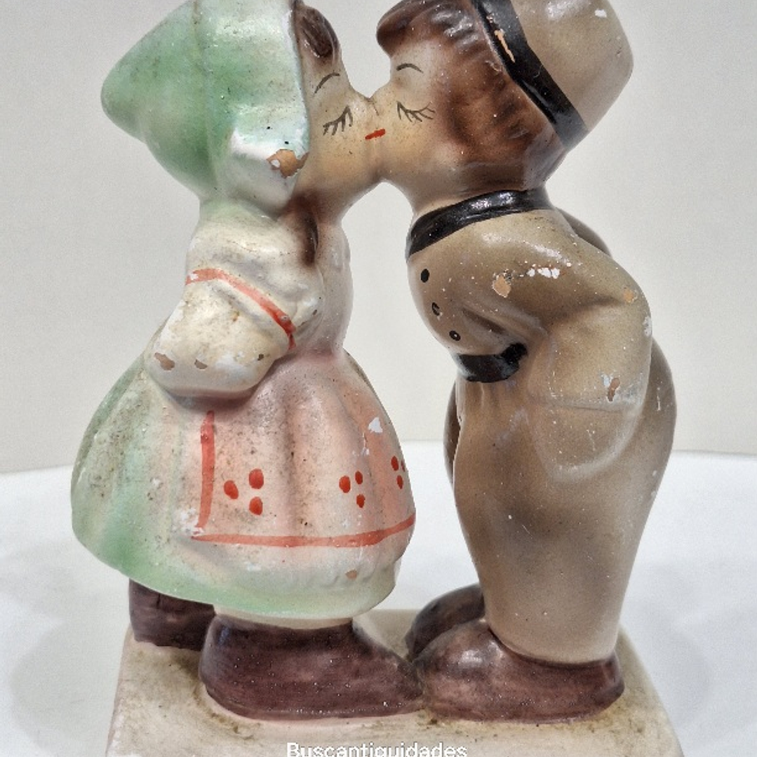 Bibelot, O beijo, Menino e Menina  4