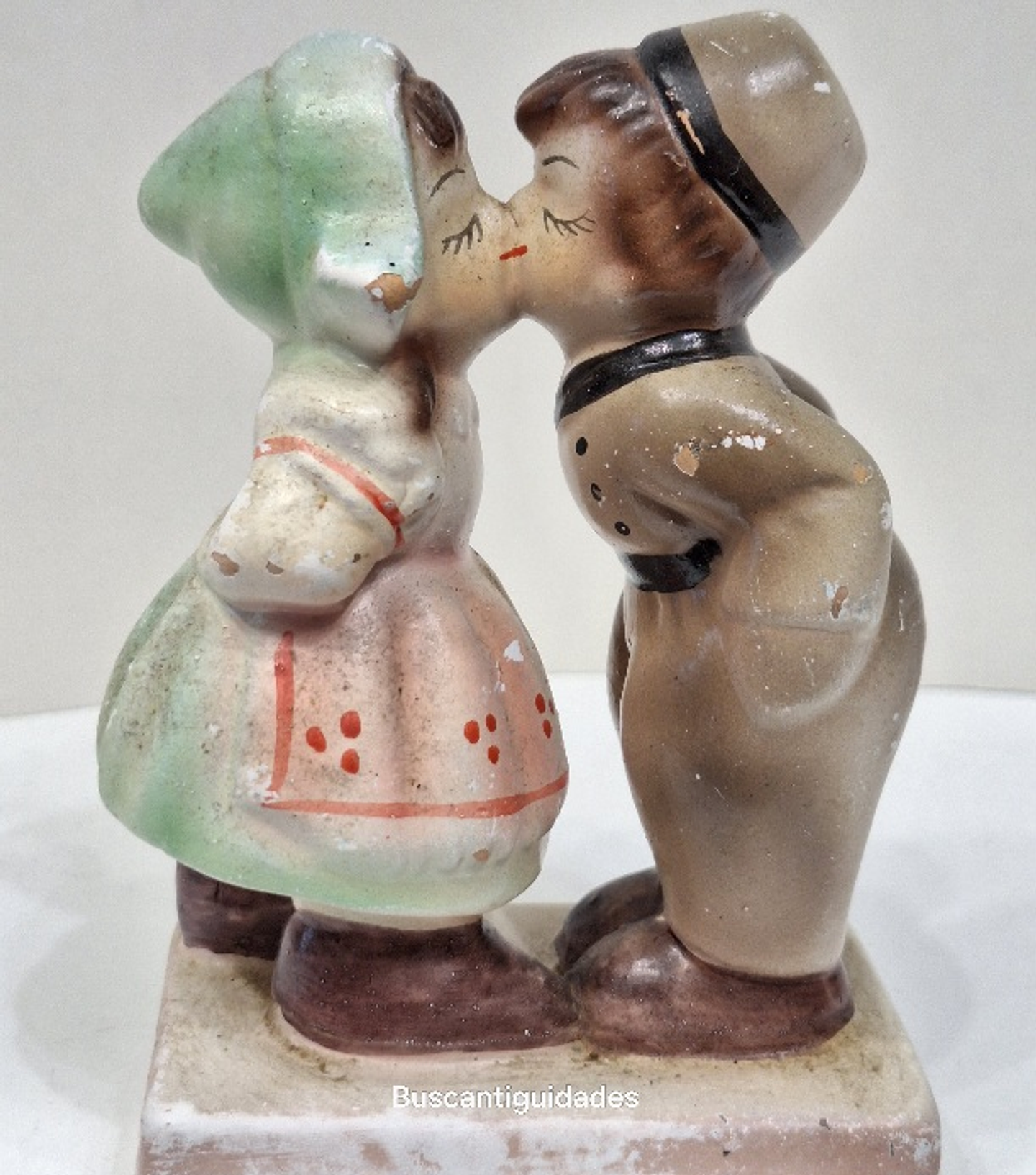 Bibelot, O beijo, Menino e Menina  4