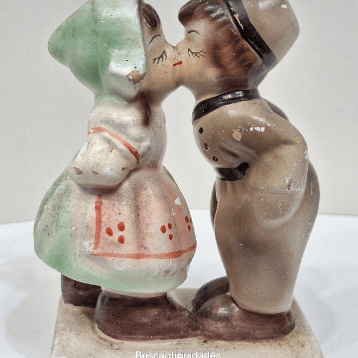 Bibelot, O beijo, Menino e Menina  4